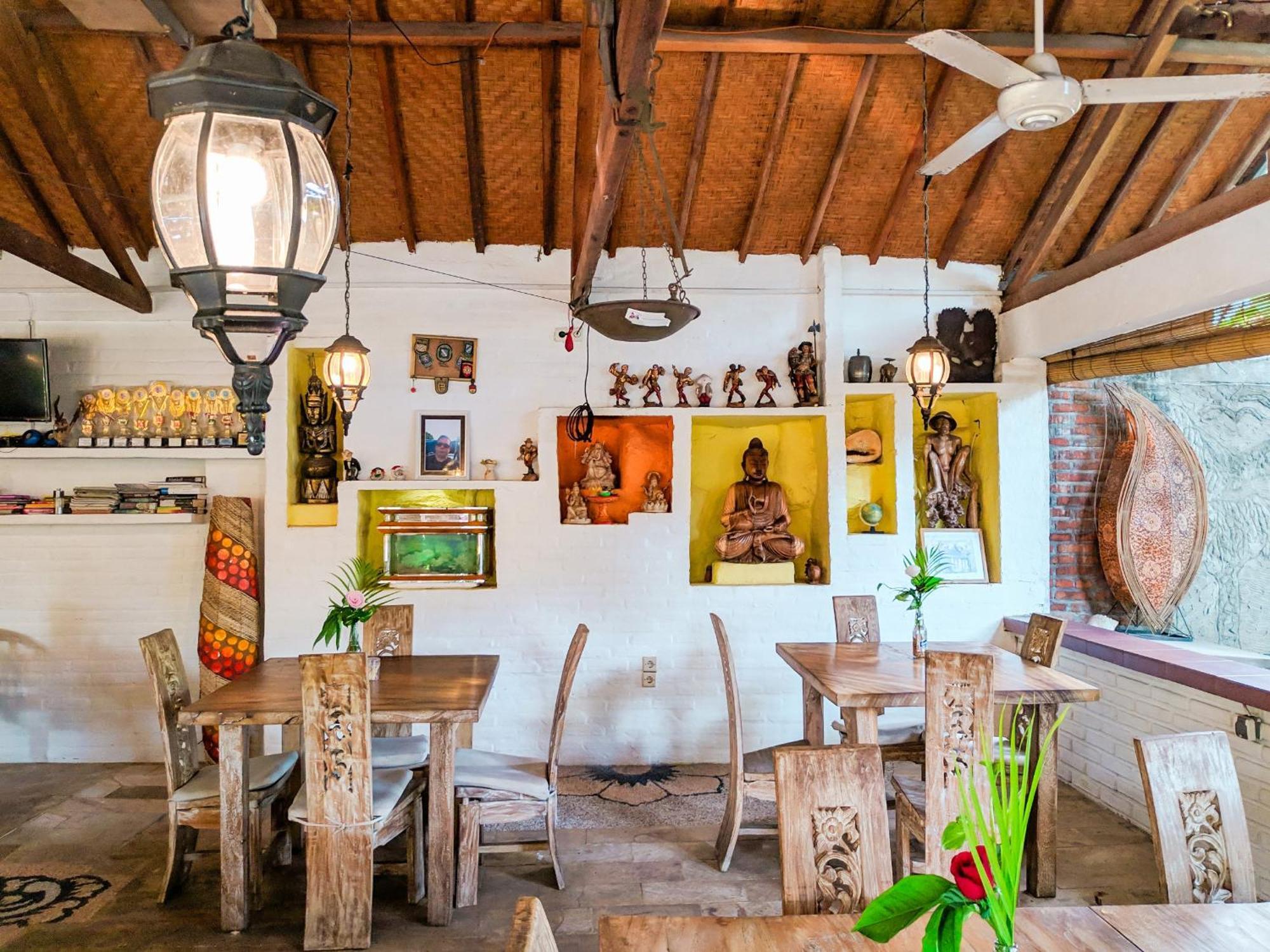 Hotel Deutsches-Eck Rikesti à Lovina Beach Extérieur photo