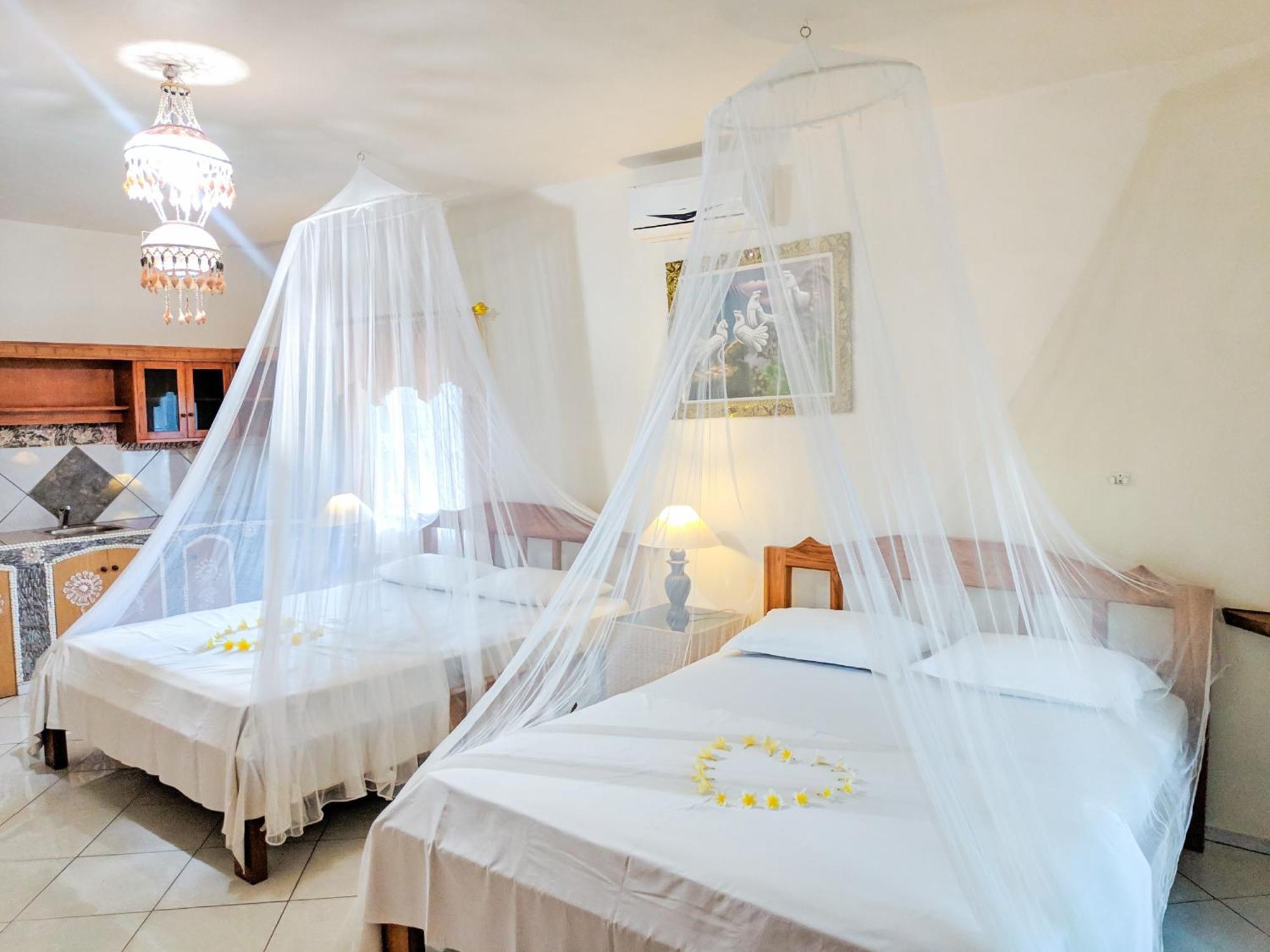Hotel Deutsches-Eck Rikesti à Lovina Beach Extérieur photo