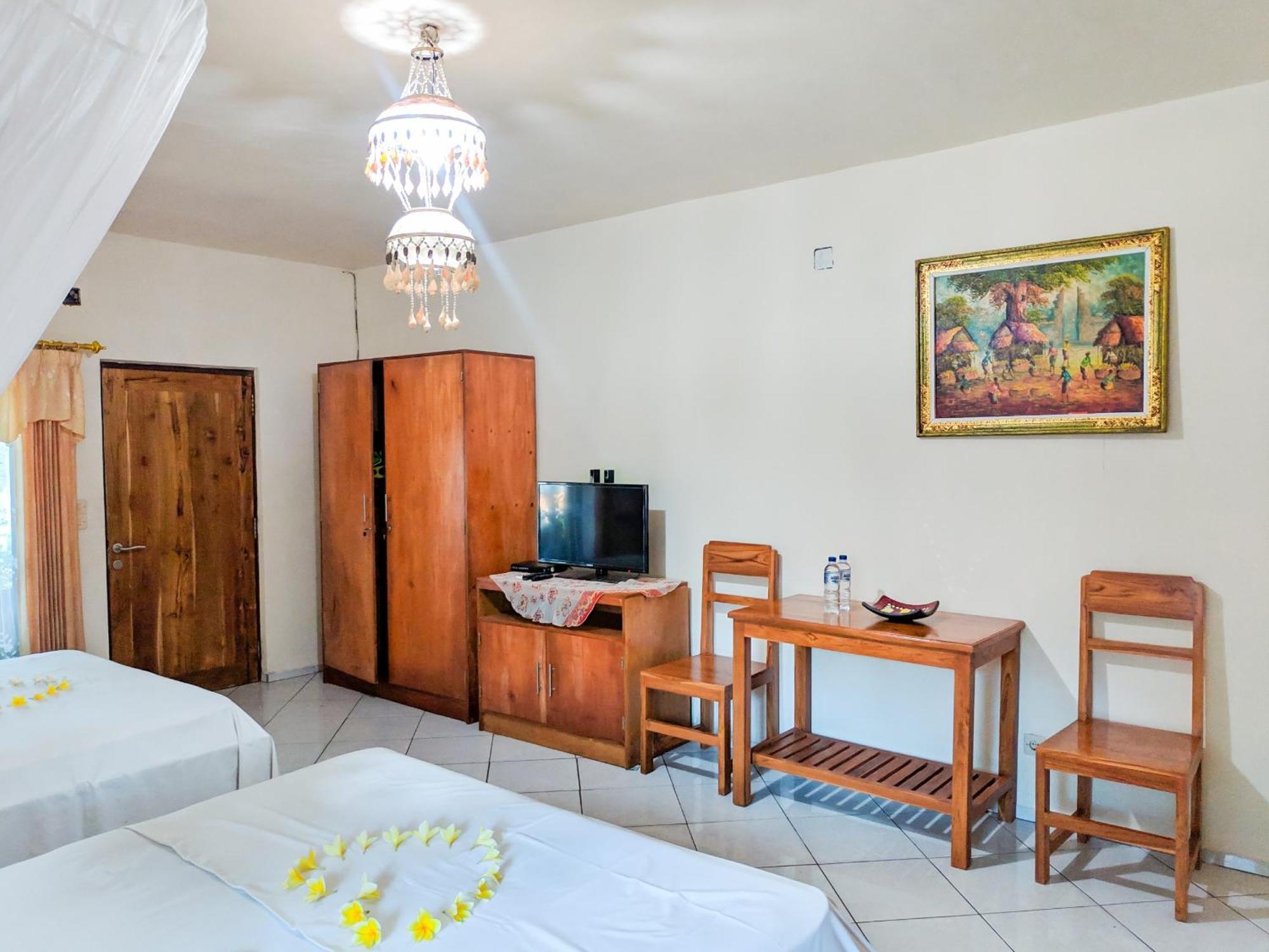 Hotel Deutsches-Eck Rikesti à Lovina Beach Extérieur photo